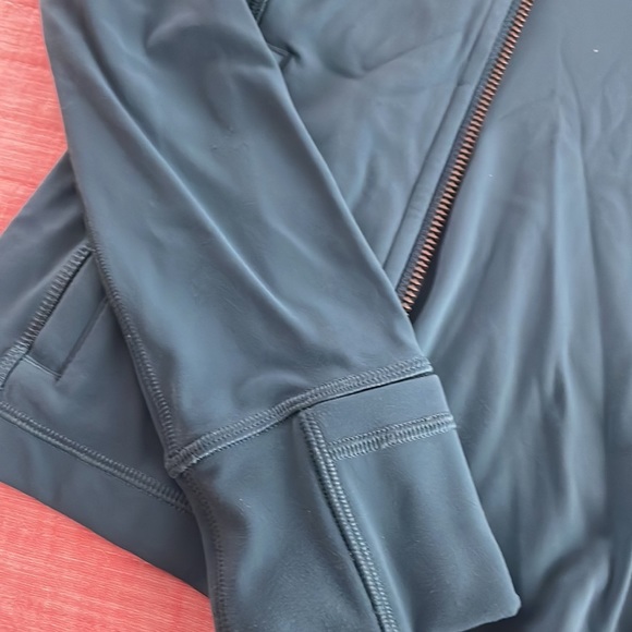 Lululemon zip up - Picture 3 of 4